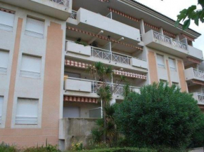 Appartement 2 pièces confortable au Lavandou 34m² + terrasse, à 800m de la plage, 4 personnes. - FR-1-803-17